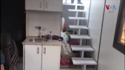 مولانا فضل الرحمٰن کے کنٹینر میں کیا کیا ہے؟