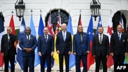 2023年9月25日，美国总统拜登在白宫与参加美国-太平洋岛国论坛峰会的一些领导人合影。