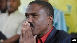 Foto achiv - Kandida LAPEH a Jude Celestin