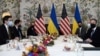 دیدار آنتونی بلینکن و دمیترو کولبا، وزیران خارجه آمریکا و اوکراین در بروکسل، بلژیک (آرشیو)