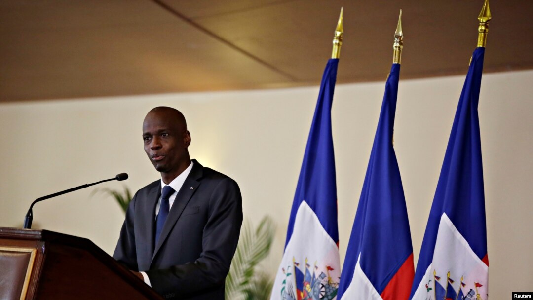 El presidente de Haití, Jovenel Moise, habla durante la ceremonia de investidura del comité asesor independiente para la redacción de la nueva constitución en el Palacio Nacional en Puerto Príncipe, Haití, el 30 de octubre de 2020.