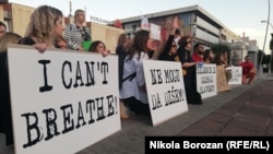 Građanski protest u Podgorici u znak podrške anti-rasističkim demonstracijama u SAD (Foto: RFE/RL/Nikola Borozan )