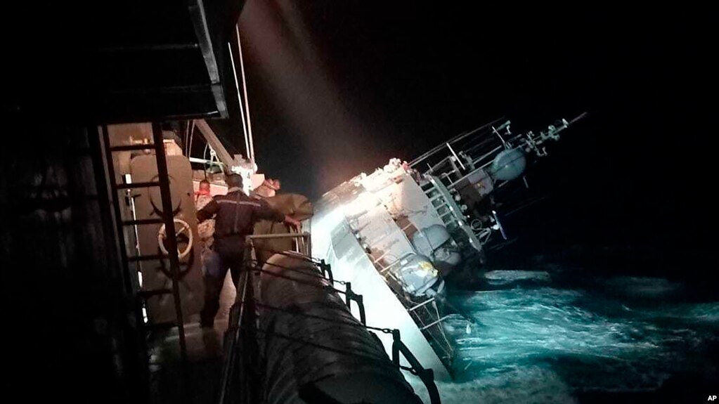 Tàu chiến Thái Lan HTMS Sukhothai trước khi bị chìm ngoài khơi tỉnh Prachuap Khiri Khan, ngày 18/12/2022.