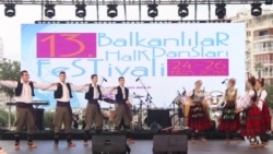 Izmir Turkey Hosts Street Festival With Balkan Dance Performances