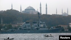 Kapal Angkatan Laut Amerika Serikat USS Ross di Istanbul. (Foto: Ilustrasi)