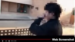 지난 2월 스페인 주재 북한 대사관을 습격한 반북단체 '자유조선'이 당시 스페인 주재 북한대사관 침입 당시의 영상 일부를 26일 공개했다. 영상에서 한 남성이 스페인 주재 북한 대사관의 문을 열고 들어서며 감격에 겨운 듯 흐느끼고 있다. 