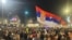 Na beogradskom Trgu Slavija u nedelju 22. decembra održan je veliki antivladin protest studenata i građana koji traže odgovornost za pad nadstrešnice železničke stanice u Novom Sadu 1. novembra i pogibije petnaestoro ljudi  (Foto: VOA/Stefan Miljuš)