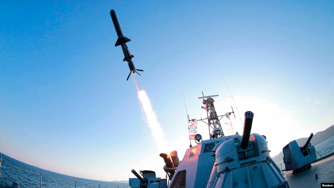 Uji coba peluncuran rudal jelajah anti kapal Korea Utara (foto: dok). Yonhap mengatakan Korut sedang mempersiapkan peluncuran rudal jarak jauh bulan Oktober mendatang.