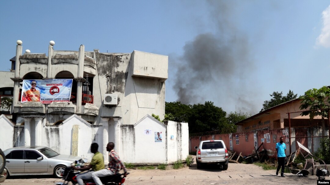 Ghala la Tume huru ya taifa ya uchaguzi nchini DRC yaunguwa moto, Disemba 13, 2018.