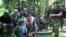 Para anggota kelompok Abu Sayyaf di Basilan, Filipina. (Foto: Dok)
