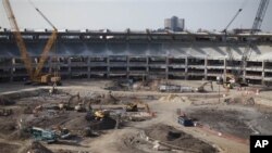 Stadion di Rio de Janeiro Brazil sedang direnovasi untuk Piala Dunia 2014.