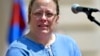 Kim Davis da Ta Ki Auren Jinsi Daya Ta Koma Bakin Aikinta