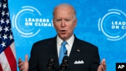 조 바이든 미국 대통령이 지난 4월 백악관에서 화상으로 진행된 기후정상회의에서 연설하고 있다. (자료사진)