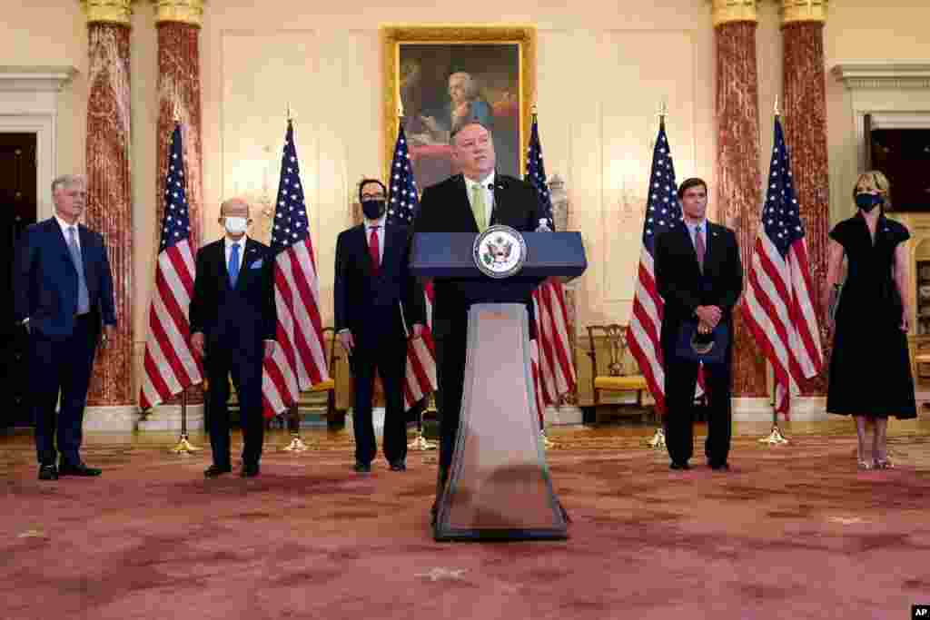 امروز همراه وزیر خارجه آمریکا سه وزیر و چند مقام ارشد در اعلام بازگشت تحریم‌های سازمان ملل علیه جمهوری اسلامی حضور داشتند. 