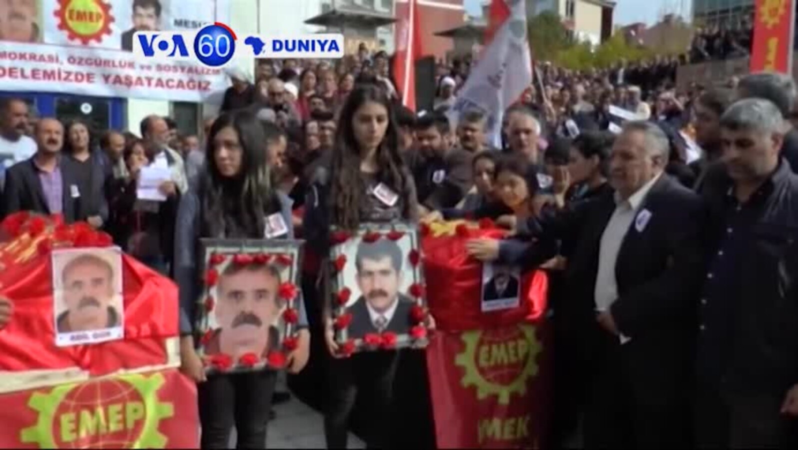 VOA60 DUNIYA: Kasar Turkiyya Na Zaman Makokin Wadanda Tagwayen Harin Kunar Bakin Wake Ya Rutsa Dasu Na Karrshen Mako, Oktoba 12, 2015