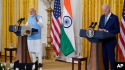 Premijer Indije Narendra Modi i predsjednik SAD-a Joe Biden obraćaju se novinarima u Bijeloj kući, Washington, 23. jun, 2023. (Foto: AP/Evan Vucci)