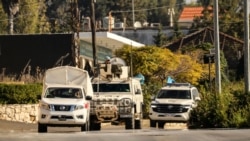 FILE- Kendaraan dari Pasukan Sementara PBB di Lebanon (UNIFIL) berpatroli di Marjayoun di Lebanon selatan, 12 Oktober 2024. (AFP)