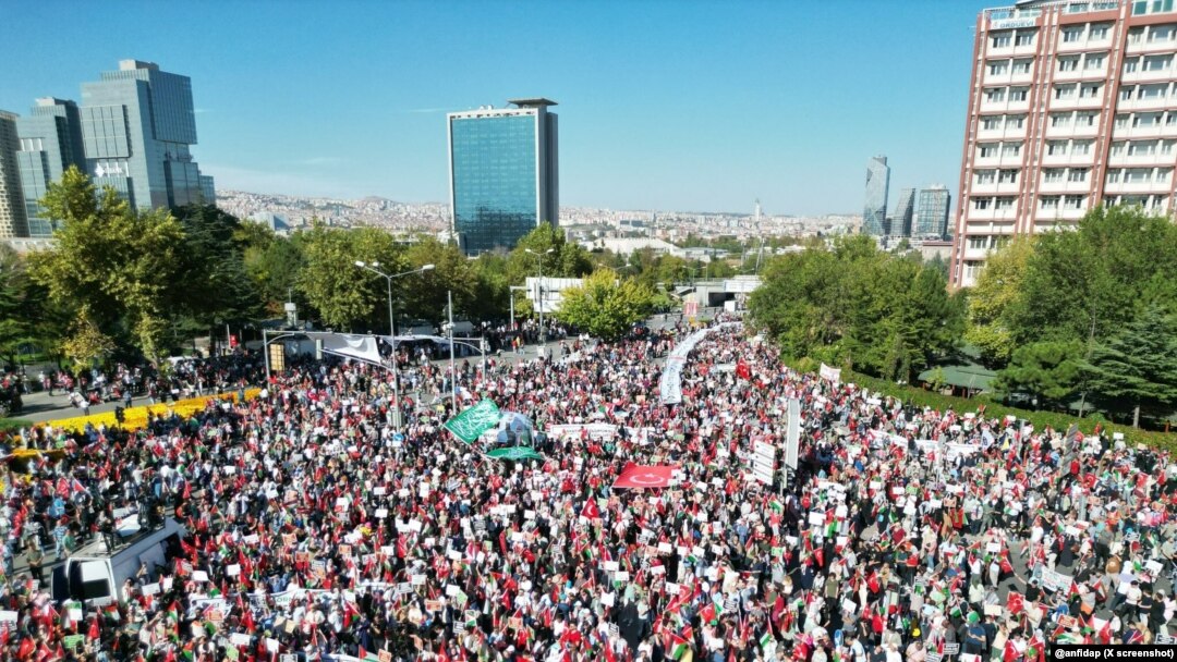 ANFİDAP bünyesindeki sivil toplum kuruluşlarının çağrısıyla başkentte Filistin’e destek yürüyüşüne yurttaşlar yoğun ilgi gösterdi
