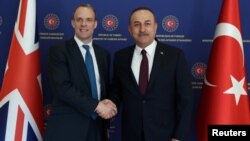 İngiltere Dışişleri Bakanı Dominic Raab Ankara'da Dışişleri Bakanı Mevlüt Çavuşoğlu ile görüştü