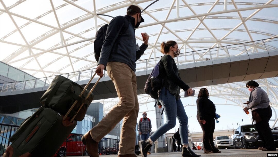 Putnici na aerodromu u Atlanti pred Dan zahvalnosti