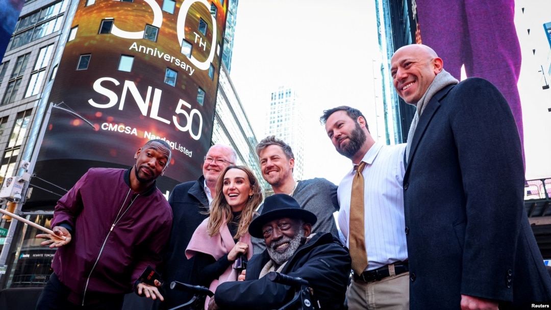 Current and former SNL cast members ring the opening bell in honor of “Saturday Night Live’s” 50th Anniversary at the Nasdaq Market in New York Feb. 14, 2025.