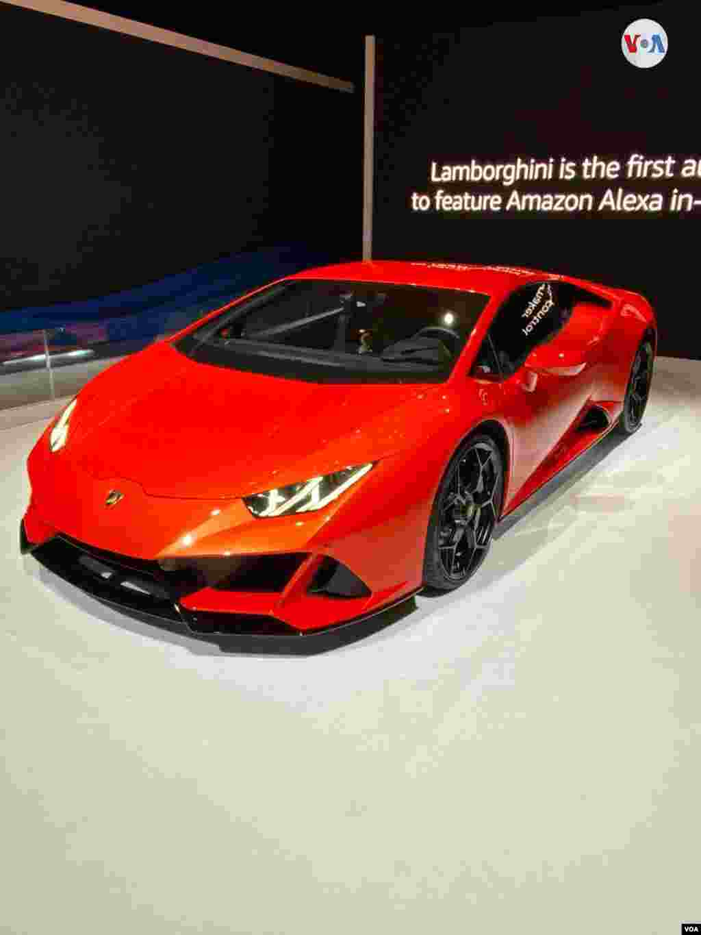 Lamborghini, el famoso auto de lujo, se ha convertido en el primero en incorporar a Alexa a su confort. Iacopo D Luzi/VOA.