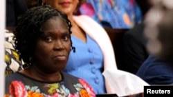 Simone Gbagbo, l'ex-première dame ivoireinne lors d'une audience du procès pour les violences post-éelctorales qui ont fait plus de 3.000 morts en Cote d'Ivoire entre 2010 et 2011.