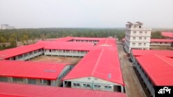 রোহিঙ্গা শরণার্থীদের পুনর্বাসনের জন্যে ভাসানচর দ্বীপে নির্মিত ভবন- ফাইল ফটো- এপি 