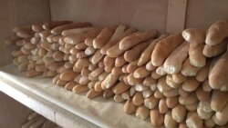 Sénégal fabala, Mali den Oumar Touré ye baarada dɔ bila sen kan ;a weele ;Baguette ni buuru bɛ gɔsi yen a ni pâtisserie fana ;a kɔnɔ.