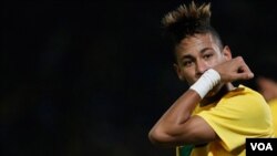 Neymar anotó dos veces ante los ecuatorianos que ofrecieron resistencia en el primer tiempo pero al final quedaron eliminados.