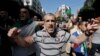 Des manifestants, dans les rues de la capitale, Alger, pour protester contre le gouvernement, le vendredi 30 août 2019. (AP Photo / Toufik Doudou)