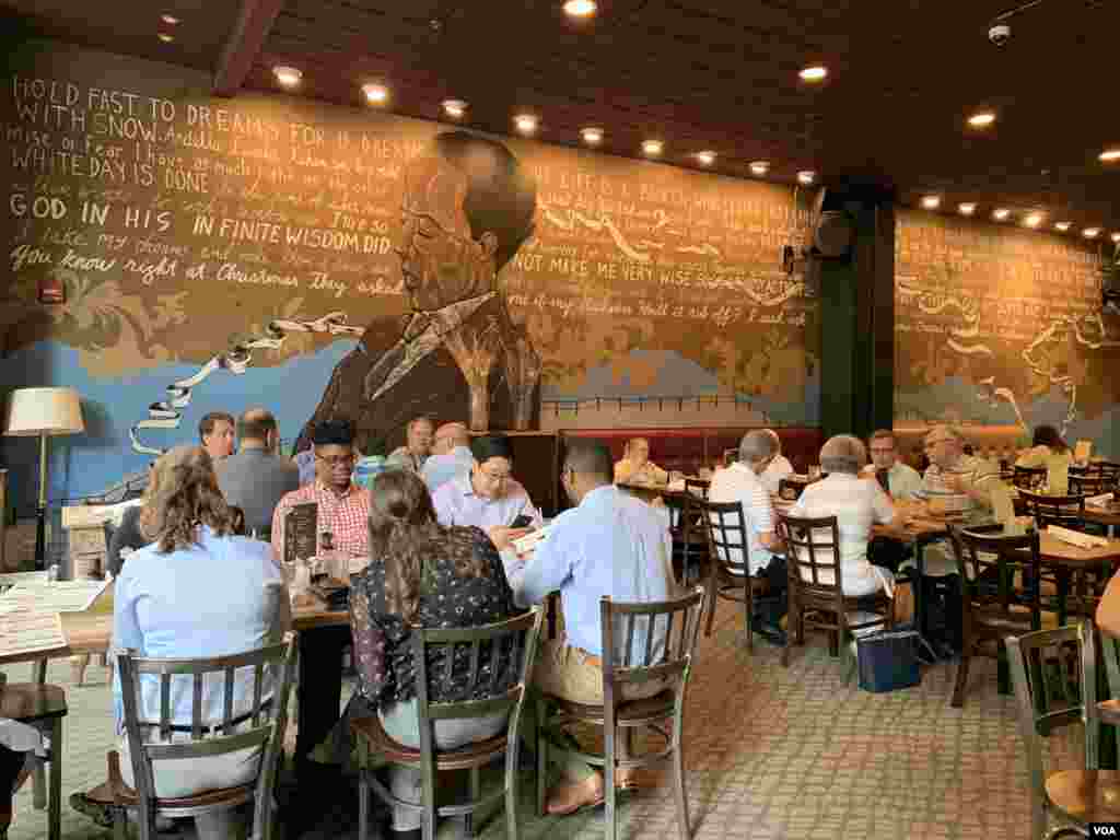 Ofisiantlar və Şairlər kafesi