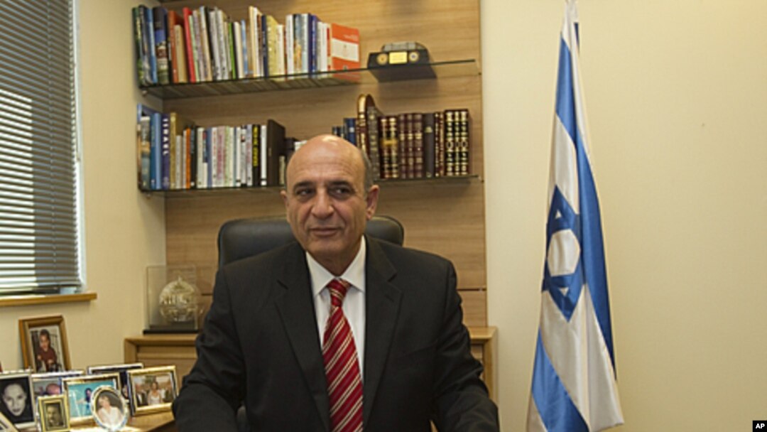 Kadima partiyasi rahbari - Shaul Mofaz.