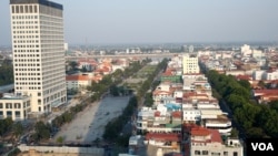 Freedom Park in Phnom Penh, Cambodia, February 09, 2017. (Hean Socheata/VOA Khmer)