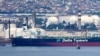 Kapal tanker berbendera Yunani, Sounion, ketika berlabuh di Yarimca, Teluk Izmit, di timur Istanbul, Turki, 31 Mei 2024. (Foto: Yoruk Isik/Reuters)