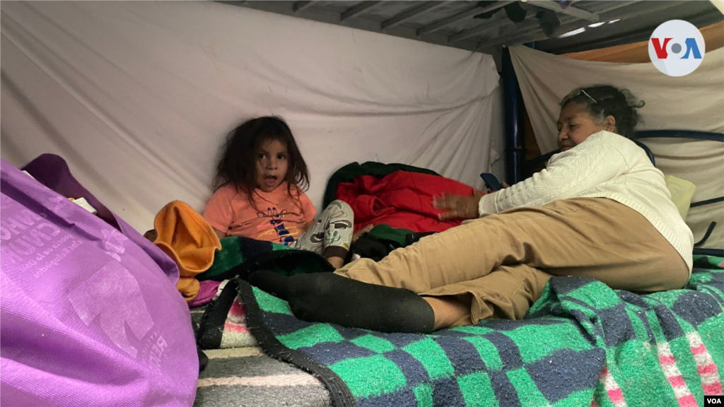 Una de las familias que pasa los d&#237;as en su hogar de paso en Ciudad Ju&#225;rez, M&#233;xico.