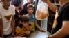 فرار غیرنظامیان فلسطینی به سوی جنوب؛ غزه دچار «کمبود نان» است 