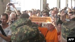 Триумфальная площадь. Москва. 31 июля 2010 года