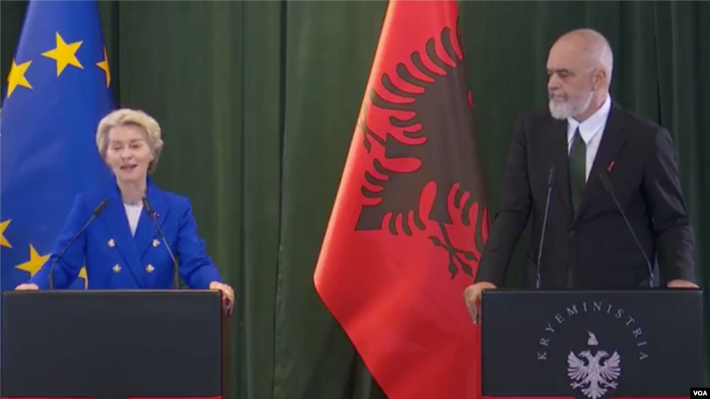 Presidentja e Komisionit Europian Ursula von der Leyen vlerësoi në Tiranë përparimin e Shqipërisë me hapjen e negociatave me BE-në