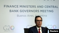 Bộ trưởng Tài chính Mỹ Steven Mnuchin phát biểu trong cuộc họp báo tại Hội nghị Bộ trưởng Tài chính G20 ở Buenos Aires, Argentina, ngày 20 tháng 3, 2018.