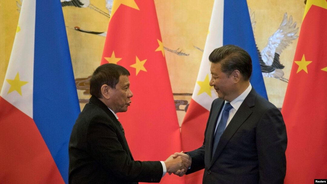 Tổng thống Philippines Rodrigo Duterte và Chủ tịch Trung Quốc Tập Cận Bình.