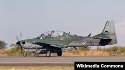 Pesawat Super Tucano buatan Embraer, Brazil (foto: Rob Schleiffert/Wikipedia).