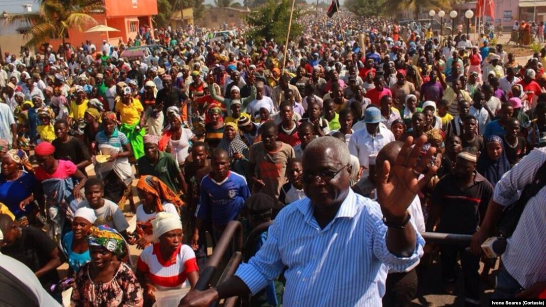 Afonso Dhlakama em campanha eleitoral