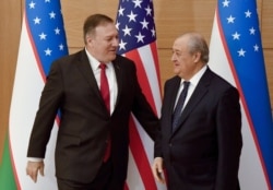 El secretario de Estado, Mike Pompeo, realiza una visita a Uzbekistán.