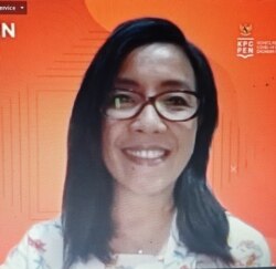 Praktisi pengusaha Jamu, Nova Dewi, narasumber diskusi daring "Vaksin dan Jamu", Rabu (18/11). (Screenshot: VOA/ Yudha Satriawan)