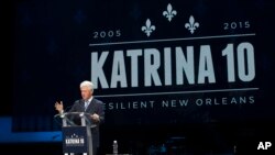 Mantan Presiden Bill Clinton berbicara dalam sebuah acara peringatan 10 tahun Badai Katrina di New Orleans, 29 Agustus 2015.