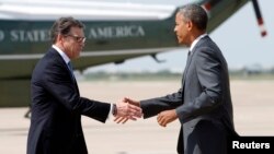 Obama se reunió el miércoles con el gobernador Rick Perry y otros funcionarios sobre la crisis migratoria en la frontera sur del país.