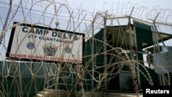 نمای بیرونی بازداشتگاه گوانتانامو 