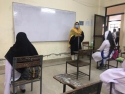 پہلے مرحلے میں نویں سے بارہویں اور یونیورسٹی کلاسز میں تدریسی عمل بحال کیا گیا ہے۔