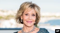 Aktris Jane Fonda saat menghadiri Festival Film Internasional Cannes di Perancis selatan, 12 Mei 2018. (Foto: dok).